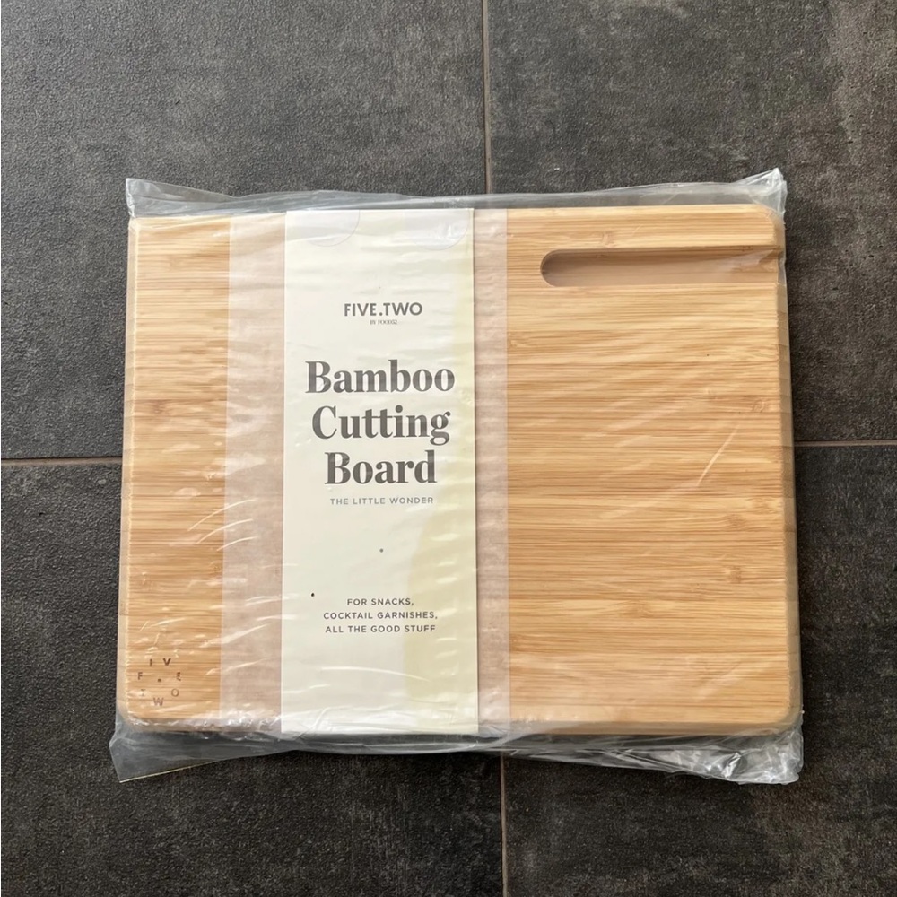 NWT- FIVE.TWO Bamboo Cutting Board with Phone Holder Slot. 9” L - 11.5” W.